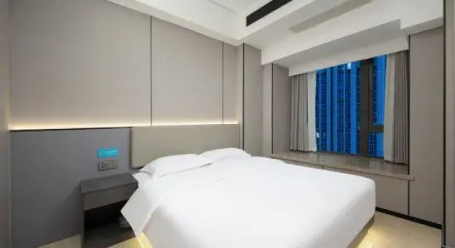 Пятиместный люкс Мансарда i Electronic Sports Hotel (Chengdu The Tianfu Panda Tower Hongxing Bridge Subway Station)