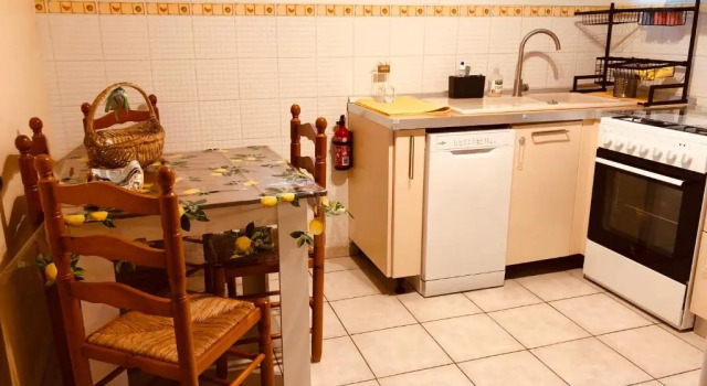 Апартаменты Chez Mamie Villa T2 à Sanary maison chaleureuse et ensoleillée