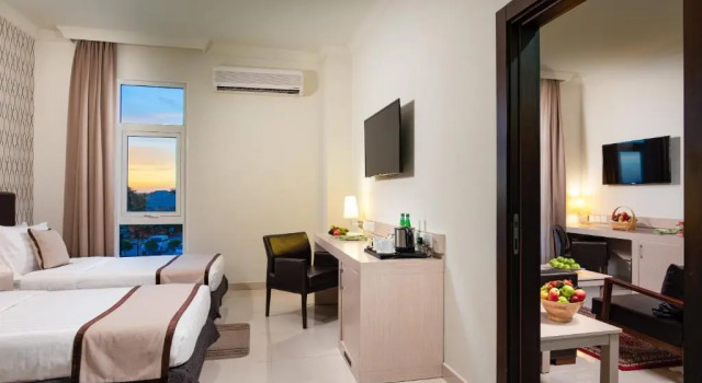 Люкс Deluxe City Hotel Duqm
