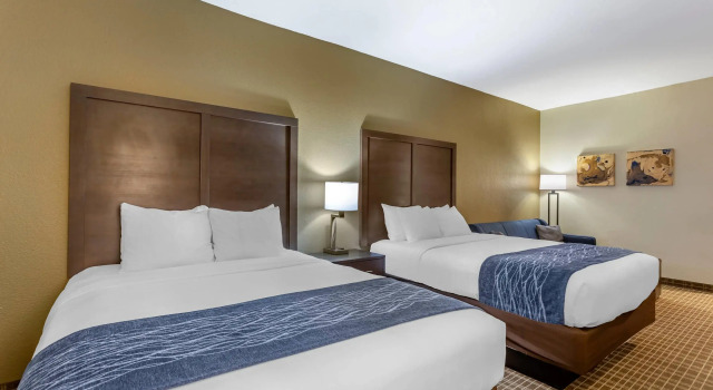 Четырёхместный люкс Comfort Inn St Robert-Fort Leonard Wood