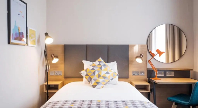Одноместный номер Standard Holiday Inn Farnborough by IHG