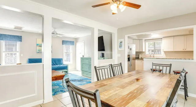 Коттедж Walk to Ocean & Golf: North Myrtle Beach Home!