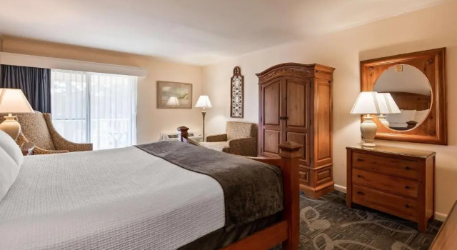Номер Standard с балконом Spark by Hilton Chincoteague Island