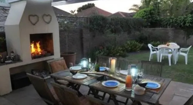 Acorn Lodge, Забронировать Отель Rondebosch Гудвуд, рядом с Riverside Mall