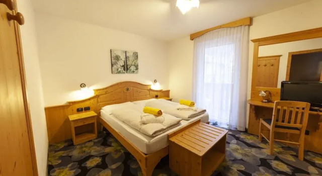 Hotel Tirol- Natural Idyll, Забронировать Отель Совер Тренто