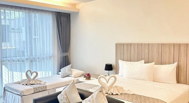 Семейный номер Standard с балконом SUBANAN Hotel and Residence, Hatyai - โรงแรมทรัพย์อนันต์ เรสซิเด้นซ์ หาดใหญ่