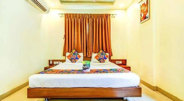 Hotel Ranjanas, Забронировать Отель Отели Вакад с парковкой, Парковка