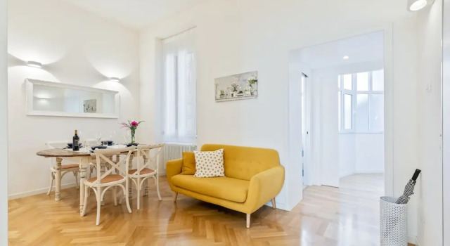 Rome As You Feel Vite Luxury Apartment, Забронировать Апартаменты/квартира Треви Рим, рядом с Посольство США в Риме