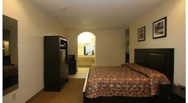 Redwood Suites