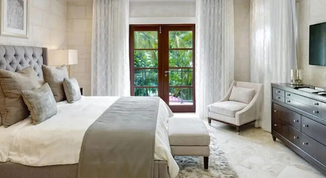 Claridges 6, Rezervovat Hotel Hotely v Speightstown s bazénem, Bazén