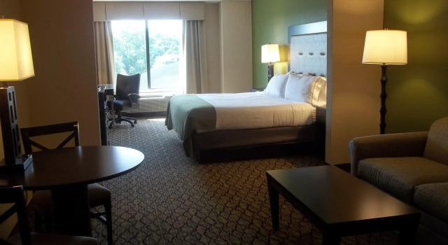 Двухместный номер Standard Holiday Inn Express and Suites Winchester by IHG