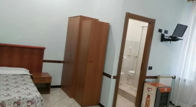Hotel Modena, Забронировать Отель Генуя Итальянская Ривьера, рядом с Stazione Genova Sampierdarena