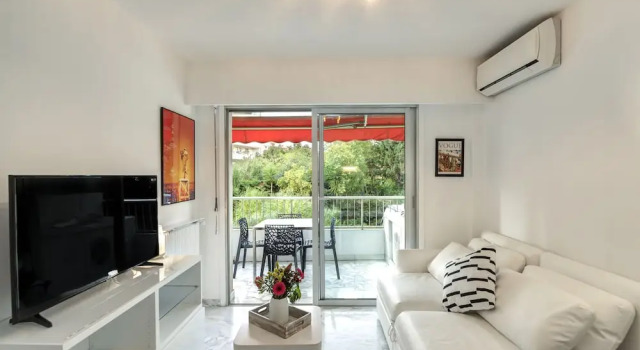 Appartement 2 pièces au calme proche Martinez avec parking privé, Забронировать Апартаменты/квартира Апартаменты Канн, рядом с Galerie Alexandre Leadouze, Апартаменты/квартира