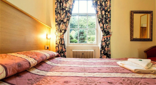 Cumberland Hotel, Забронировать Отель Отели Эдинбурга 3 звезды, рядом с Vietnam House Art Gallery, 3*