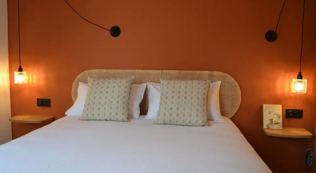 Hôtel La Garrigue, Book Hotel Hoteller i Vaucluse med parkering, Parkering