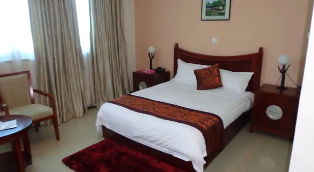Standart çift kişilik oda Helzer Inn