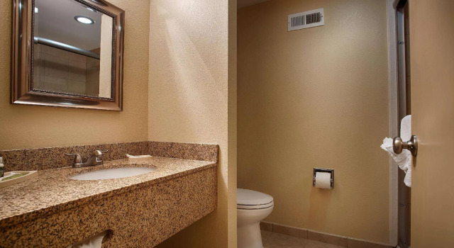 Люкс Best Western Plus Bridgeport Inn