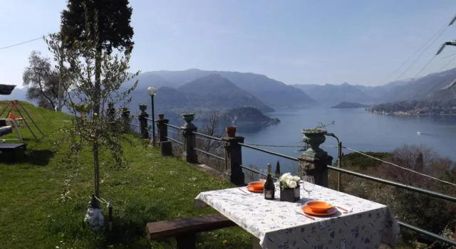 Апартаменты Varenna Castle Amazing lake view