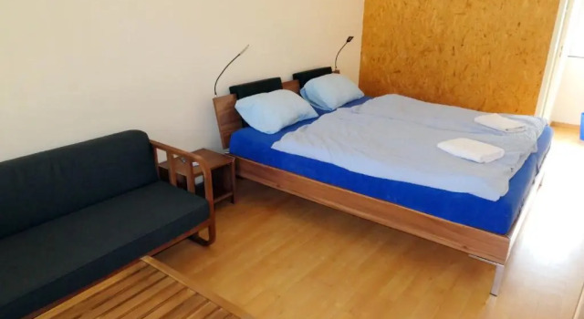 Swiss Hostel Lago Lodge, Prenota Ostello Hotel economici a Canton Berna