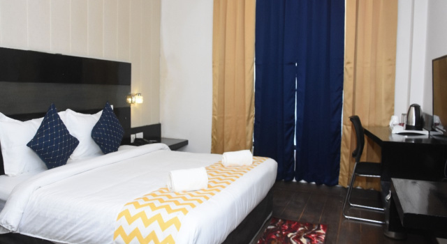 Fabhotel Posh Classic