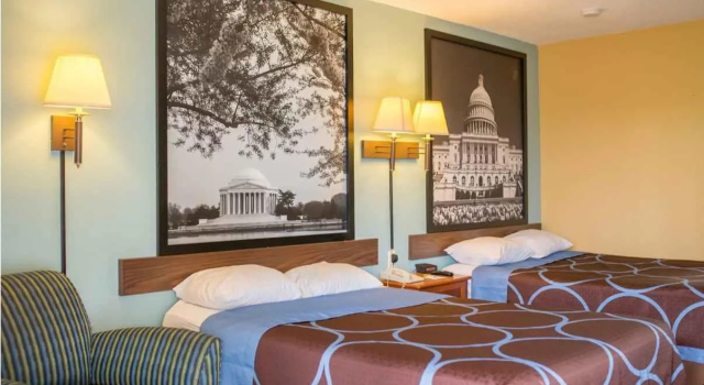Четырёхместный номер Standard Super 8 Alexandria by Wyndham