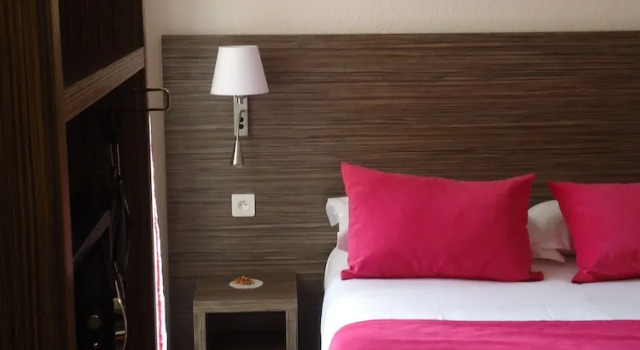 Трёхместный номер Standard с балконом Hotel Menton Riviera