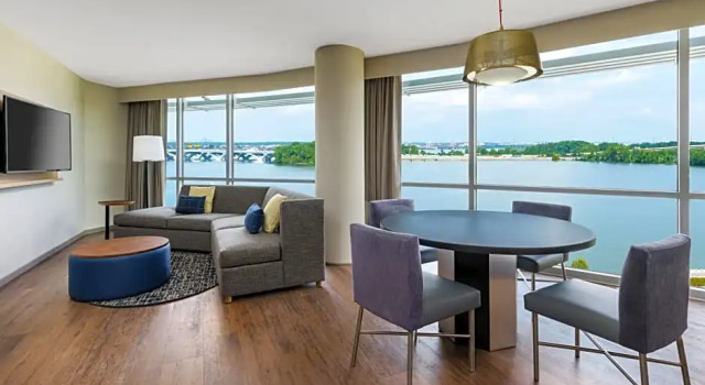 Двухместный люкс c 1 комнатой Hyatt Place National Harbor