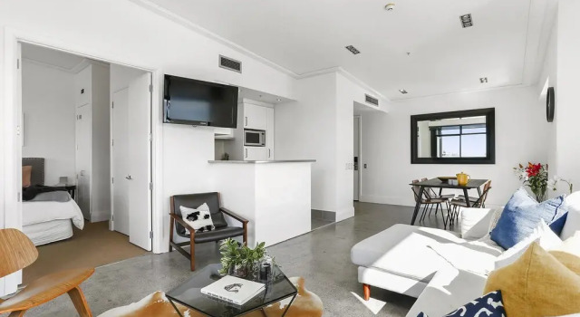 Bright Modern One Bed Marina Penthouse - by Urban Butler, Rezerwuj Hotel Auckland 
