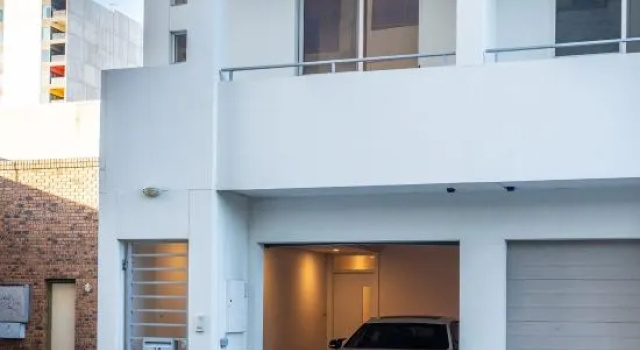 CBD• King Suite •Garage• BBQ •Pets•Walk Everywhere, Забронировать Отель Отели Аделаиды 4 звезды, рядом с Стадион «Прайслайн», 4*