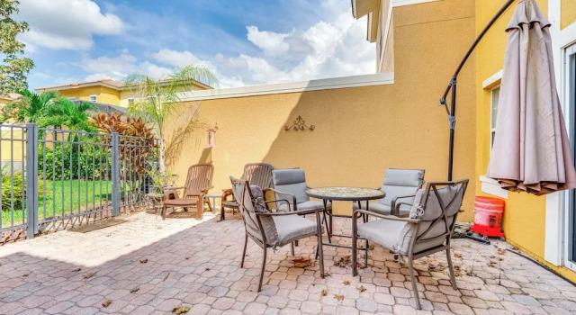 Townhome 7 Mi to Disney Parks: Resort Pool Access!, Rezerwuj Ośrodek wypoczynkowy Kissimmee Kissimmee