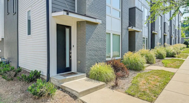 Апартаменты Bright Nashville Townhome ~ 5 Mi to Downtown!