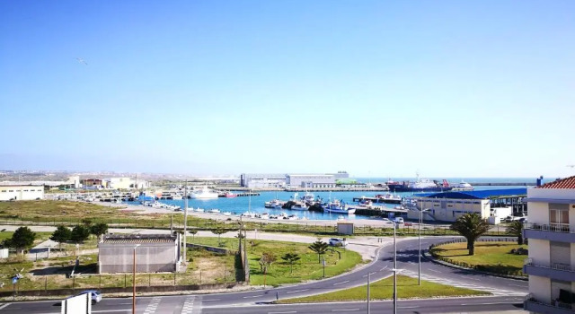 Апартаменты Peniche's Blue & Yellow