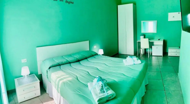 B&B Rianna House, Забронировать Отель «постель и завтрак» Отели Неаполя с завтраком, рядом с Кафедральный собор Неаполя, Завтраки