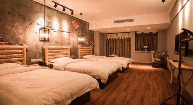 Zhangjiajie Interval Time Travel Inn