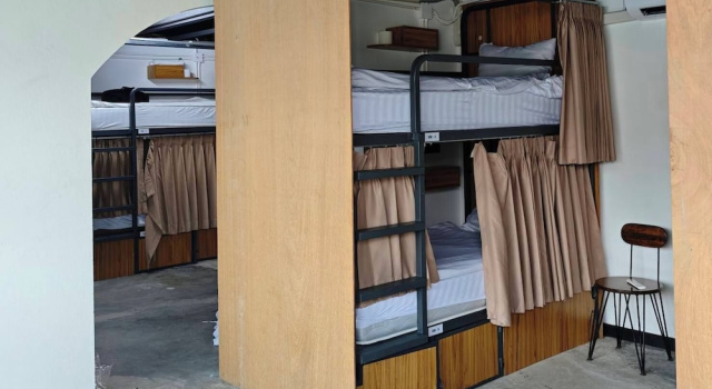 Кровать в общем номере Sleep Owl Jomtien