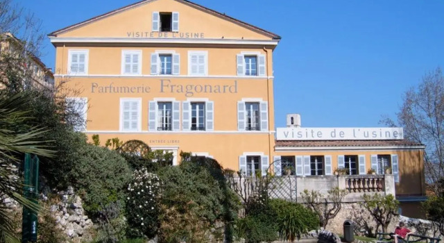2 pièces neuf au pied des musées - wifi & parking gratuit
