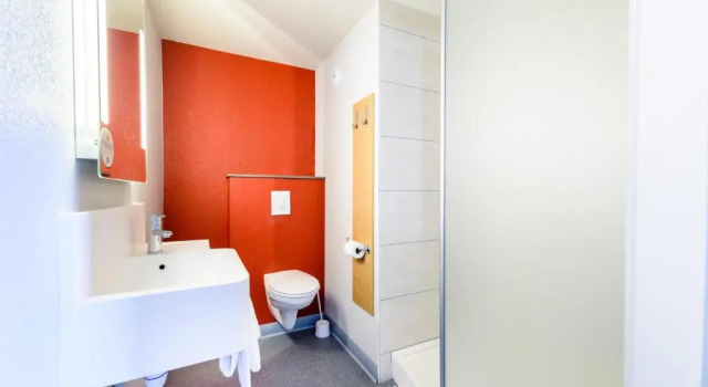 Трёхместный номер B&B HOTEL Colmar Expo
