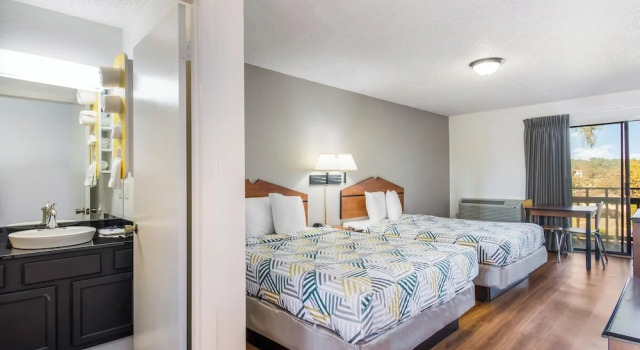 Четырёхместный номер Standard Motel 6-Hot Springs, AR
