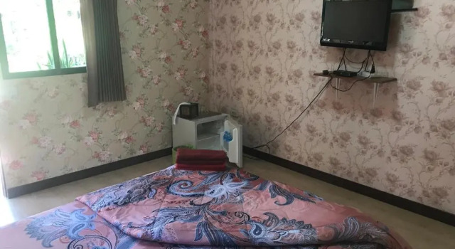 Шале c 1 комнатой с красивым видом из окна Busby Resort