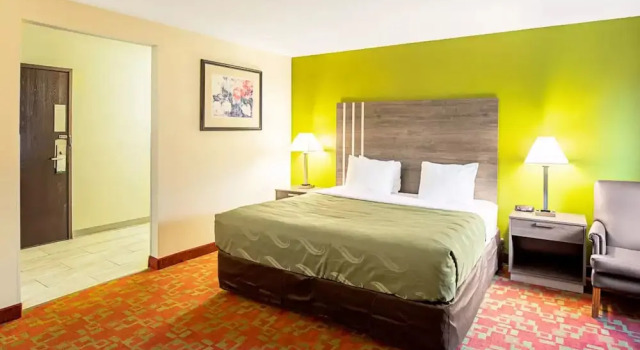 Двухместный люкс Norwood Inn & Suites Milwaukee