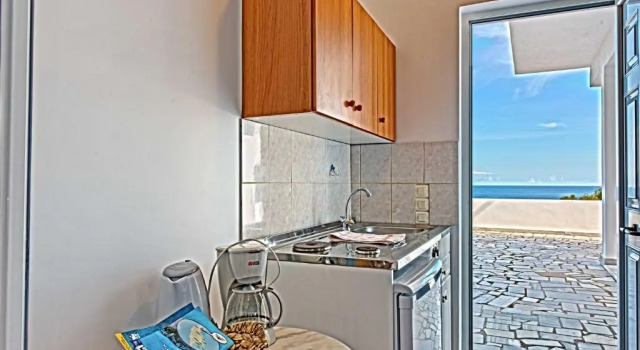 Студия Mikro Nisi Studios & Apartments