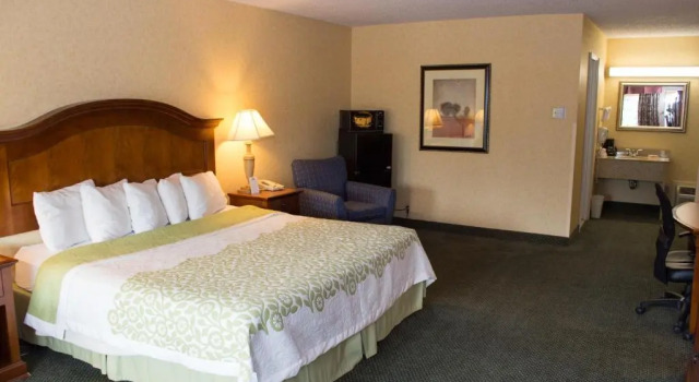 Двухместный номер Standard c 1 комнатой Days Inn by Wyndham Klamath Falls