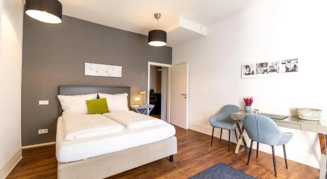 Студия с балконом Luxstay Bad Nauheim - Self-Check-In