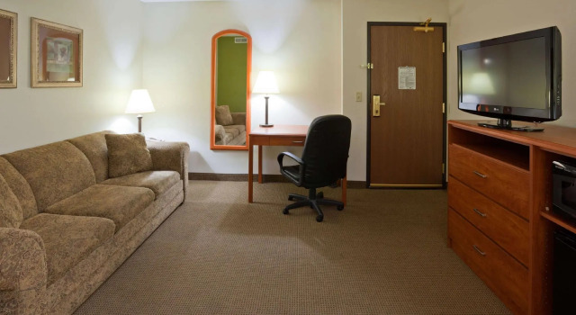 Двухместный люкс Superior AmericInn by Wyndham Thief River Falls