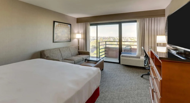 Двухместный номер Standard с балконом Drury Inn & Suites Phoenix Airport