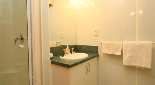 Студия Amross Motel