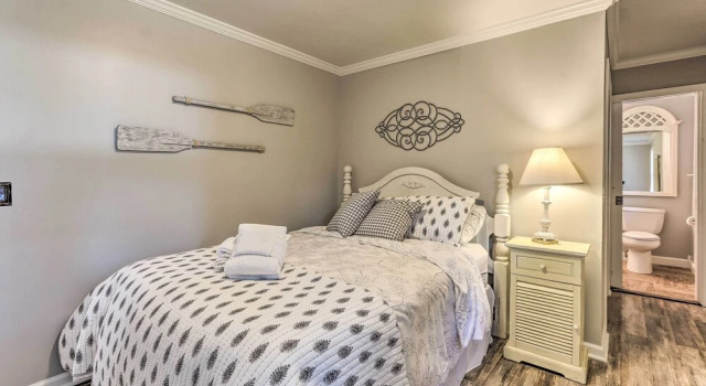 1 Mi to Old Town Bluffton: Home w/ Screened Porch, Réserver Maison de vacances Bluffton Lowcountry
