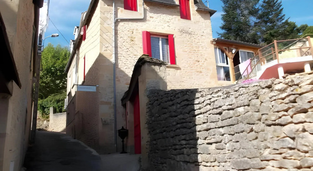 Au Soleil Levant Homestay, Prenota Hotel Hotel a Aquitania con parcheggio, Parcheggio