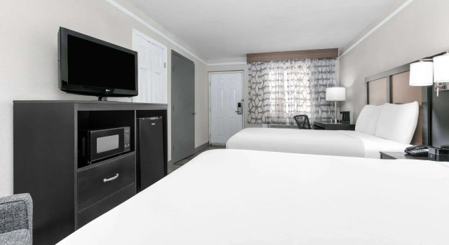 Baymont by Wyndham Austin University Area