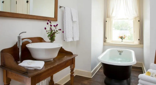 Люкс Deluxe Rachaels Inner Harbor Boutique Inn